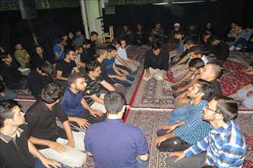 مراسم عزاداری به مناسبت ماه محرم در خوابگاه اندیشه دانشگاه با حضور رئیس دانشگاه 95/07/17 