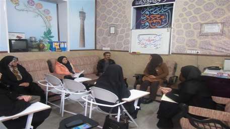  حضور کارشناسان مرکز بهداشت شهرستان سمنان در منطقه کهنه دژ