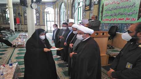  در مراسم بزرگداشت پنجم مرداد ماه سالروز اقامه اولين نماز جمعه در كشور، از مدیر شبکه بهداشت و درمان شهرستان سرخه تقدیر شد