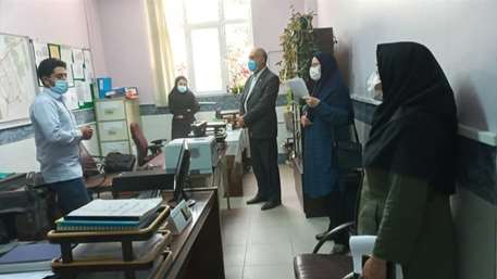  بازديد اعضاي دبير خانه كرونا دانشگاه علوم پزشكي اسنان سمنان از مركز منتخب غربالگري كوويد 19 شهرستان سرخه