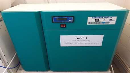  اهدای یک دستگاه ديونايزر ( آب مقطر گيري FNR 20) به مرکز خدمات جامع سلامت تدبیر شهرستان گرمسار 
