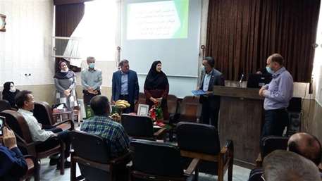  تقدیر از همکار بازنشسته در شبکه بهداشت و درمان شهرستان دامغان