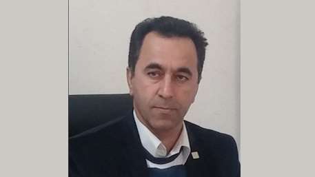  تشکر و قدردانی دکتر دانائی رئیس دانشگاه از دکتر نداف سرپرست سابق شبکه بهداشت و درمان شهرستان آرادان