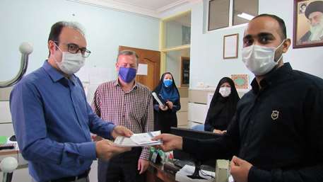  قدردانی رئیس بیمارستان 15خرداد از کارکنان این بیمارستان به مناسبت روز کارمند