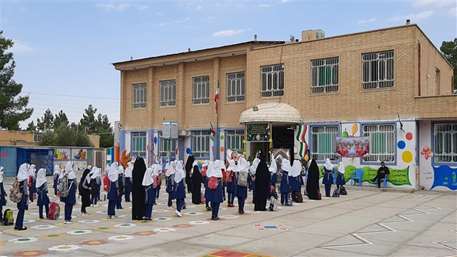 بازديد و آموزش پروتکل های بهداشتی در مدارس تحت پوشش شهرستان سرخه