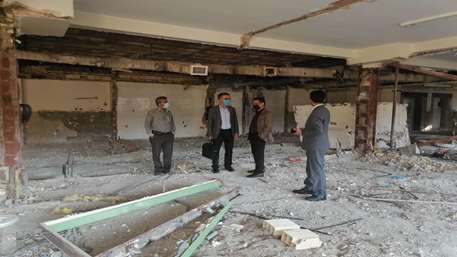  بازدید معاون درمان دانشگاه علوم پزشکی سمنان از پروژه درحال ساخت بخش دیالیز و آماده سازی نقاهتگاه بیماران مبتلا به کرونا، در کلین