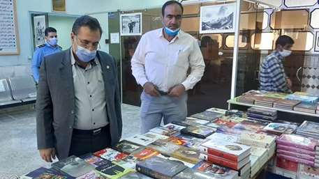  برپایی نمایشگاه کتاب در بیمارستان امیرالمومنین (ع) 