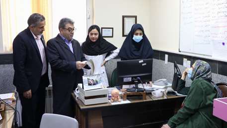  بازدید از مرکز خدمات جامع سلامت مرحوم فریدون فامیلی شهرستان سمنان